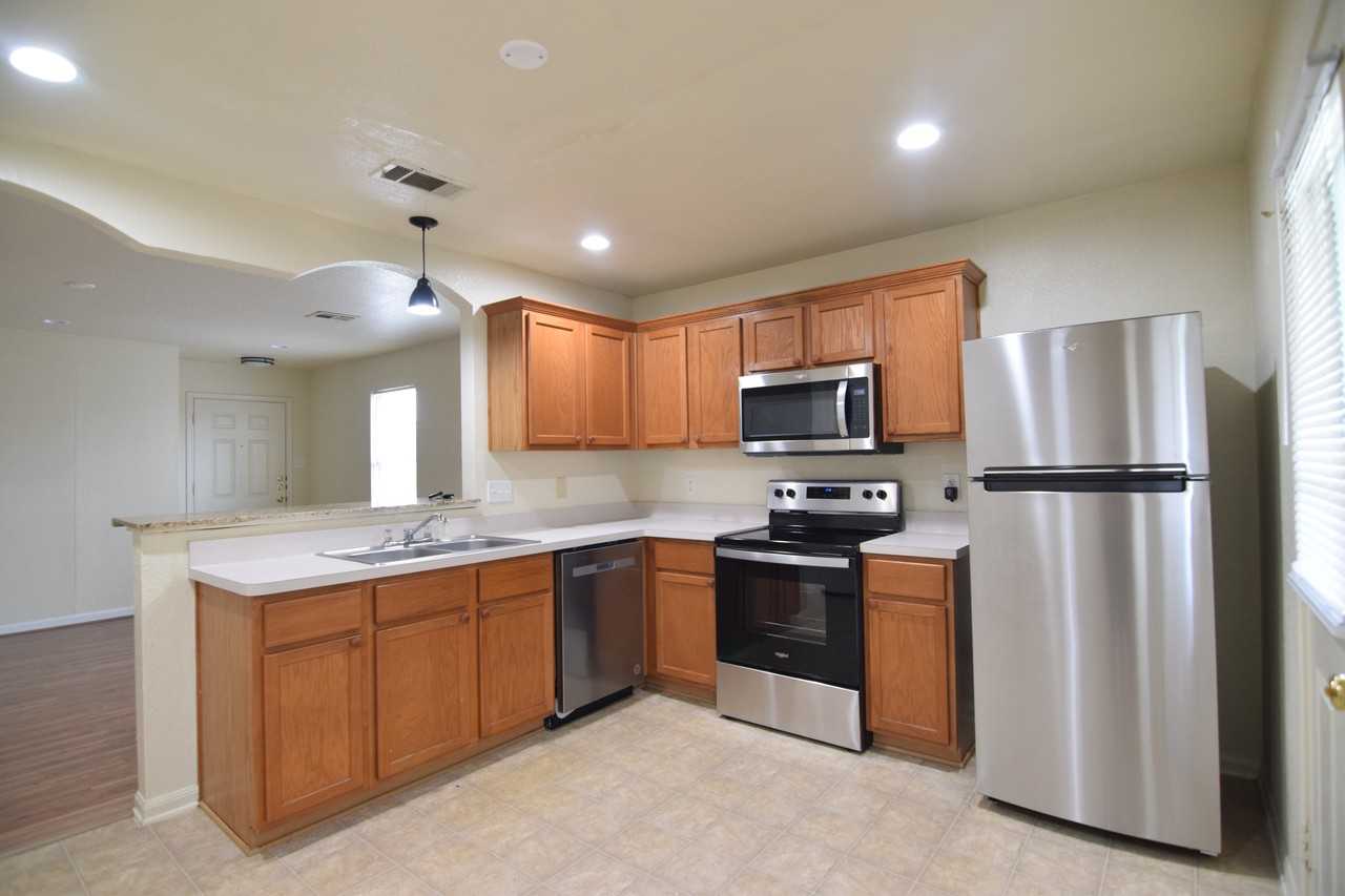 2907 Blackburn Dr - Photo 5 of 19