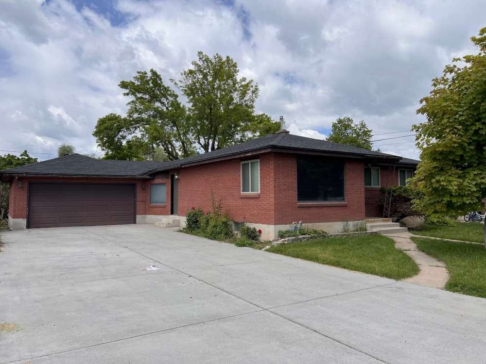 1055 Ne - Photo 2 of 15