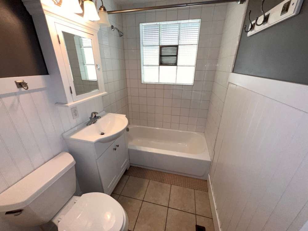 1055 Ne - Photo 7 of 15