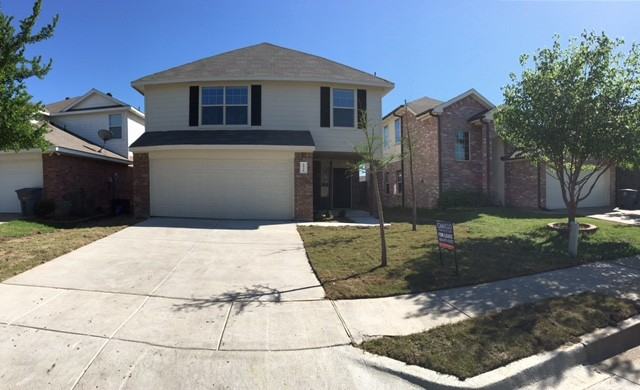 3526 Apple Valley Way - Photo 2 of 9