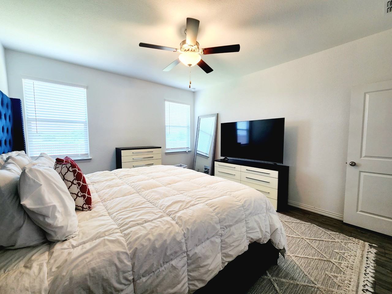 421 Pueblo Bonito Trl - Photo 2 of 12