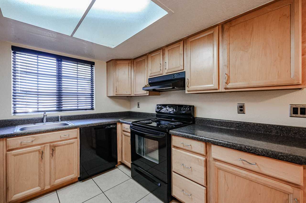 1905 E University Dr #F121 - Photo 4 of 31