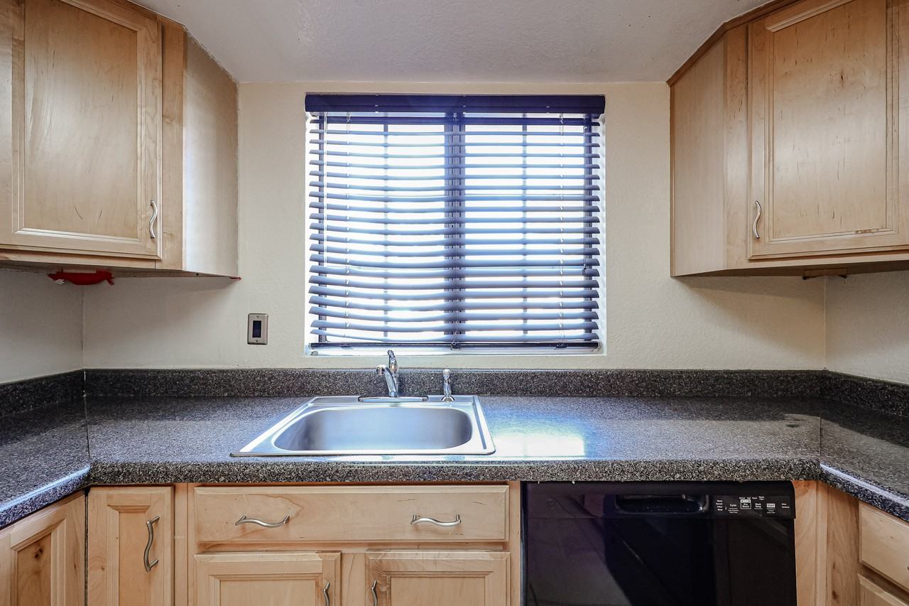 1905 E University Dr #F121 - Photo 5 of 31