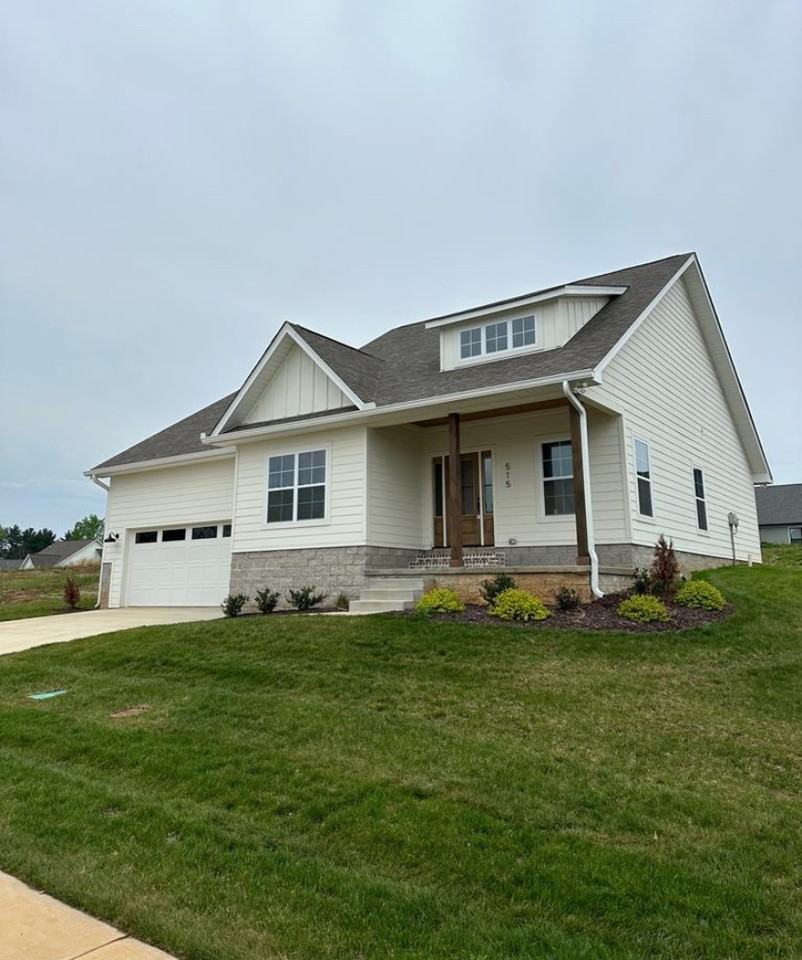 515 Cottage Way - Photo 3 of 18