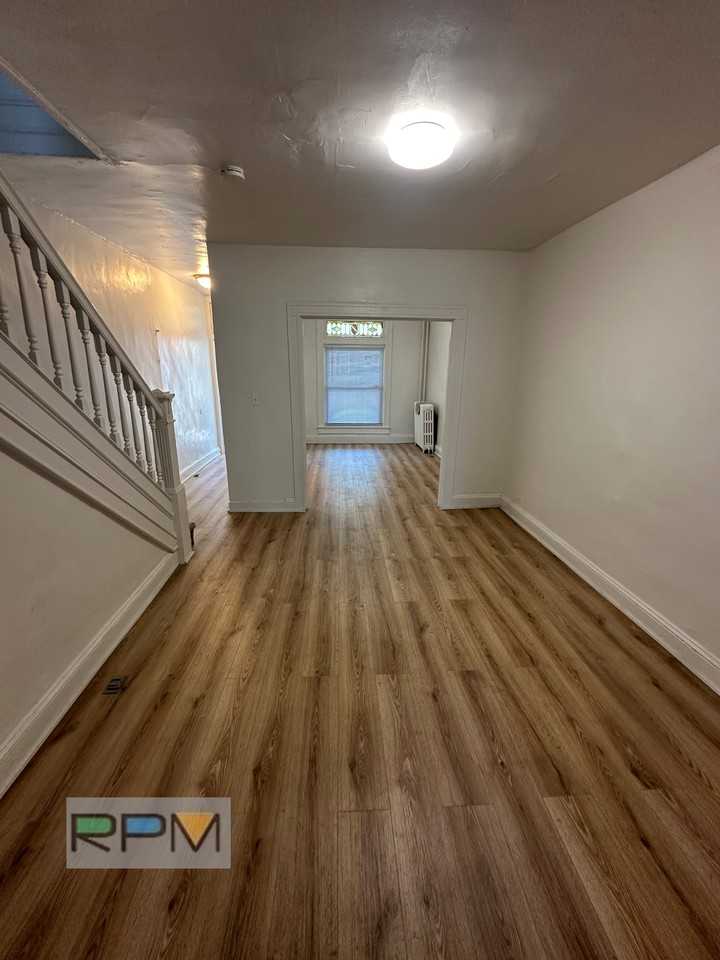 5232 Linden Heights Ave - Photo 2 of 10