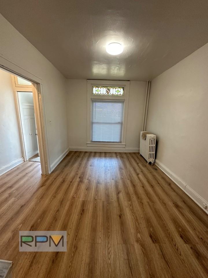 5232 Linden Heights Ave - Photo 3 of 10
