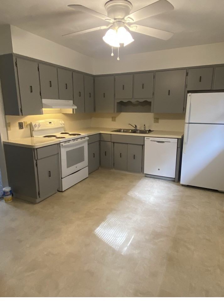 2400 Weaver Dr #2407 - Photo 2 of 5