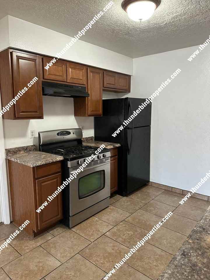 13304 Marquette Ave Ne - Photo 4 of 11