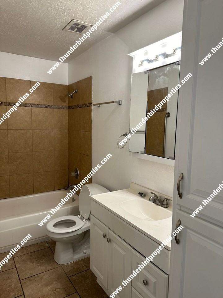 13304 Marquette Ave Ne - Photo 6 of 11