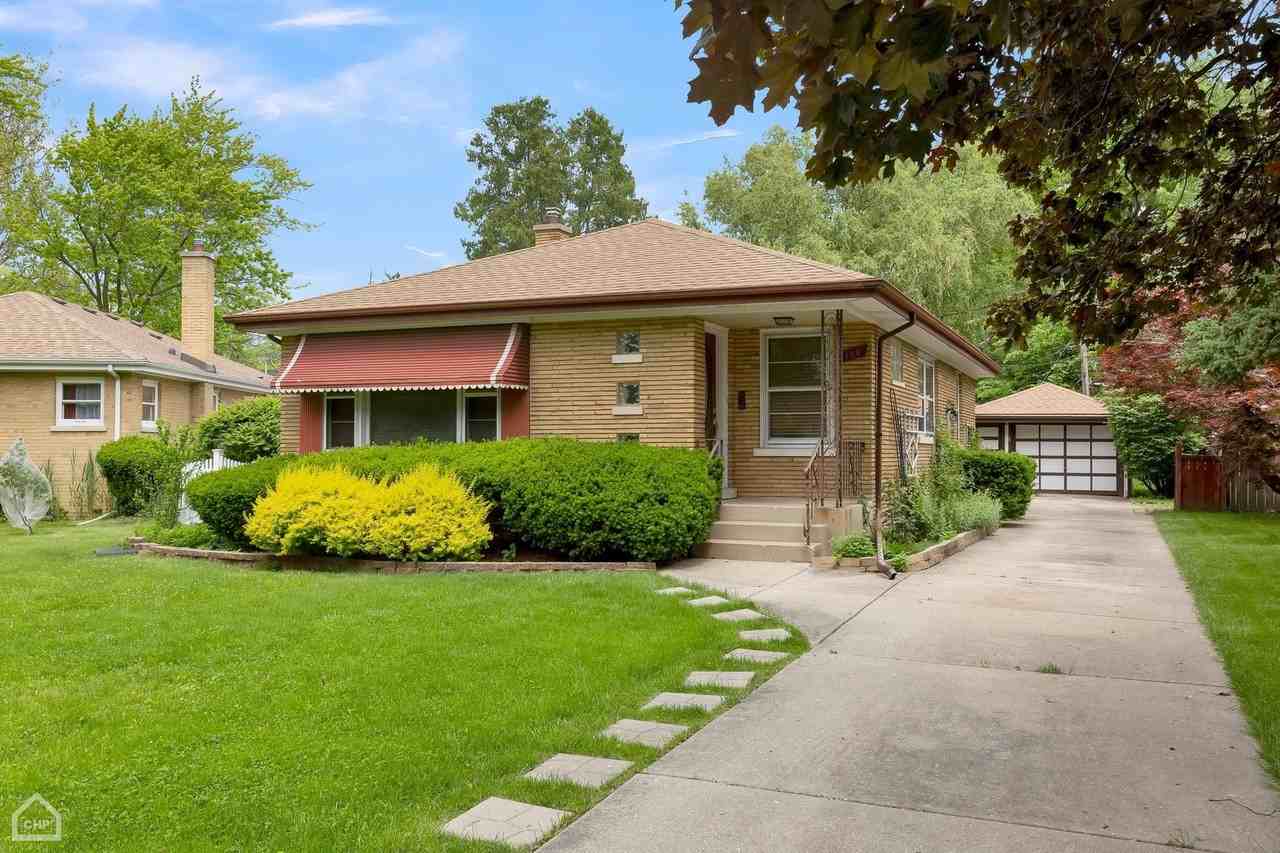 320 W Talcott Rd, Park Ridge, IL 60068 2 Bedroom House for 2,400/month