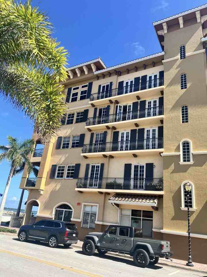 20 Orange Ave PH6, Fort Pierce, FL 34950 3 Bedroom Apartment for