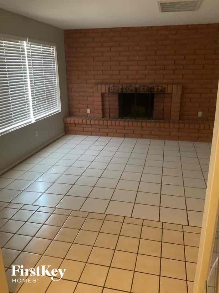2985 W Cinnamon Dr - Photo 3 of 12