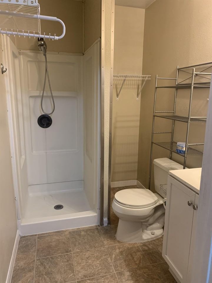 302 1/2 S Burleson St #1 - Photo 5 of 8