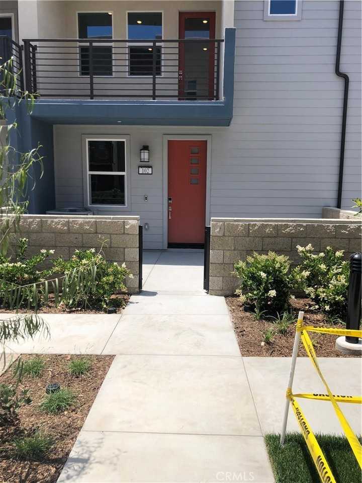 1637 W Lincoln Ave 102, Anaheim, CA 92801 3 Bedroom Apartment for