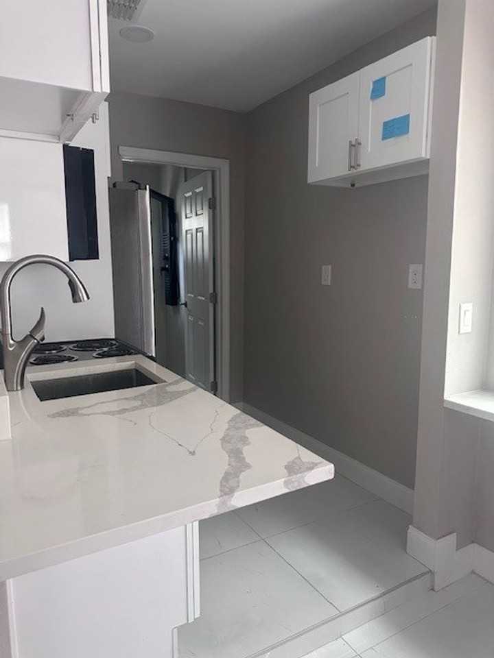 2726 Miami Ter #B - Photo 7 of 20