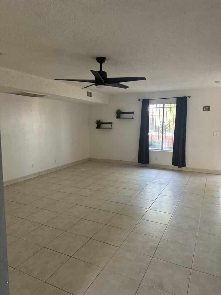 458 Las Casitas Way - Photo 2 of 20