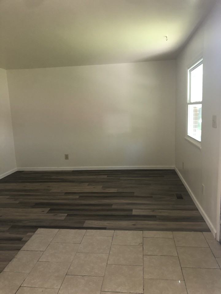 6229 Carmin Avenue - Photo 6 of 10