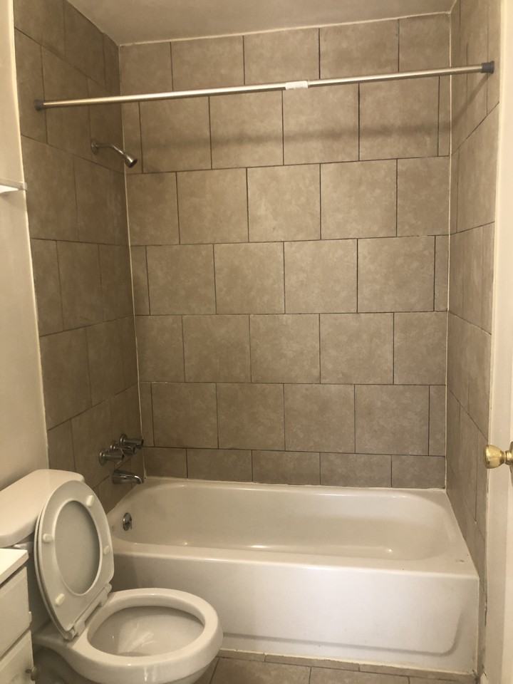 6229 Carmin Avenue - Photo 5 of 10