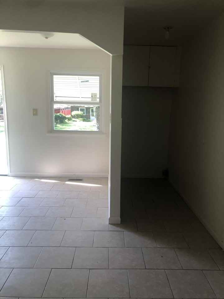 6229 Carmin Avenue - Photo 4 of 10