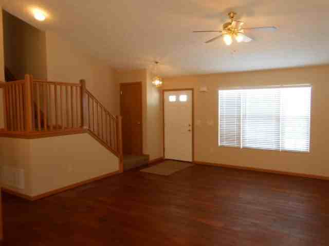 387 Sycamore Dr - Photo 2 of 19