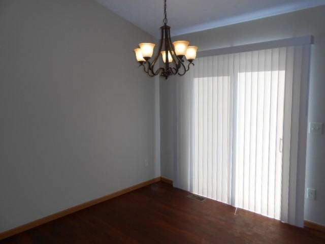 387 Sycamore Dr - Photo 3 of 19