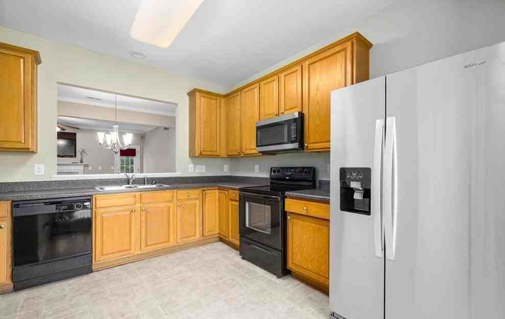 28 Sharpstone Ln #1 - Photo 7 of 30