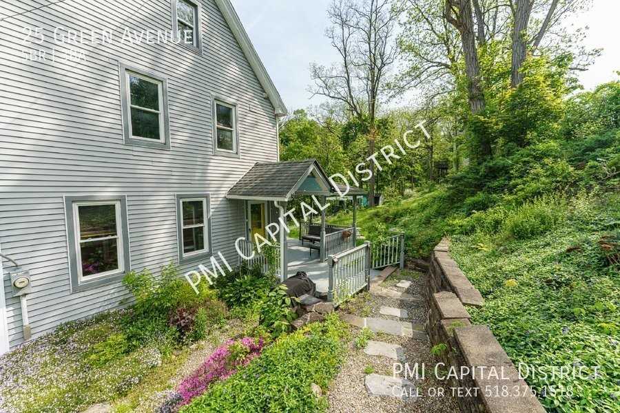 25 Green Ave - Photo 3 of 50