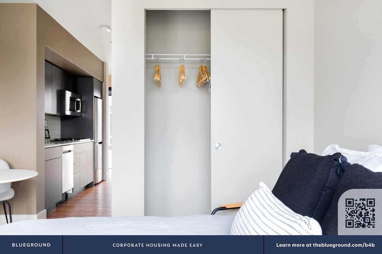 408 Aurora Ave N #74 - Photo 5 of 22