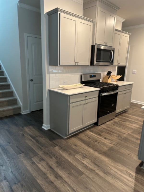 5114 Tulip Sq - Photo 3 of 9