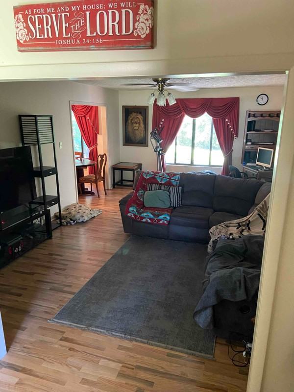 282 Stoney Point Rd - Photo 2 of 12