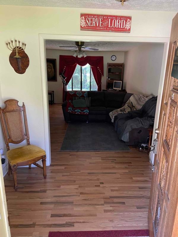 282 Stoney Point Rd - Photo 4 of 12