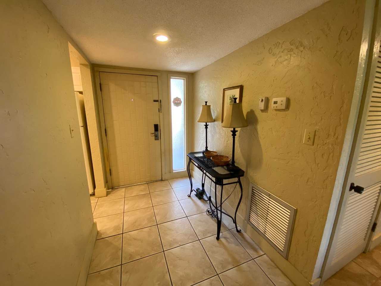 3352 Camelot Dr - Photo 2 of 17