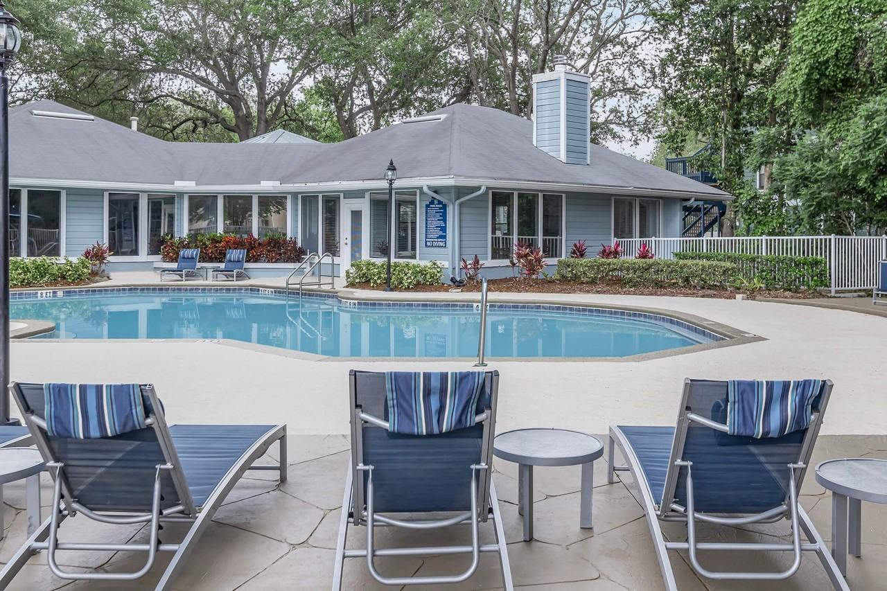 33 East - Photo 7 of 50