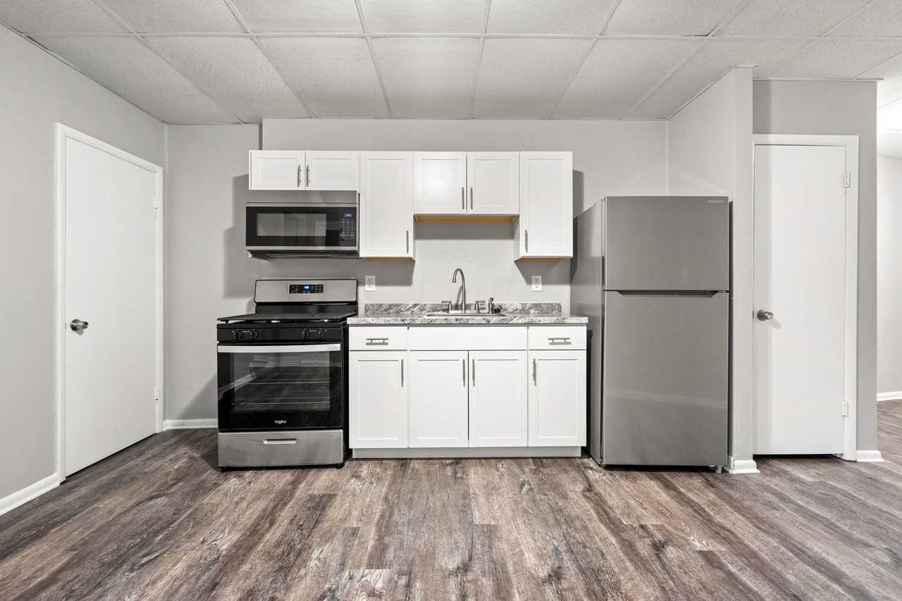 2202 La Place St - Photo 2 of 23