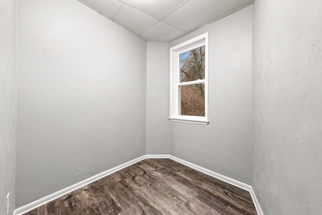 2202 La Place St - Photo 3 of 23