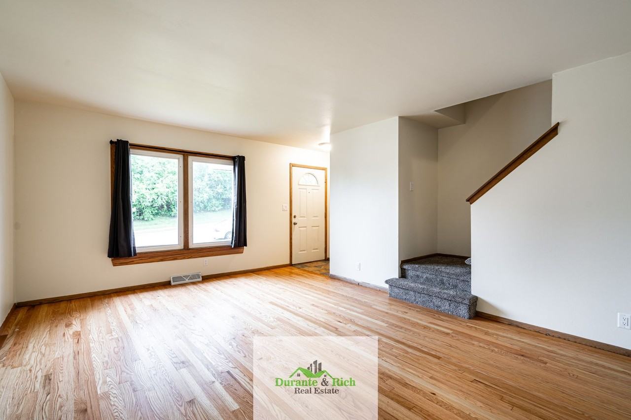 1434 Josephine St - Photo 5 of 24