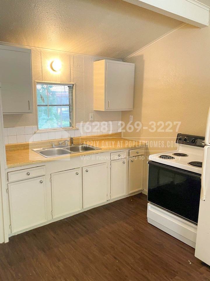 4617 3rd St - Photo 2 of 9