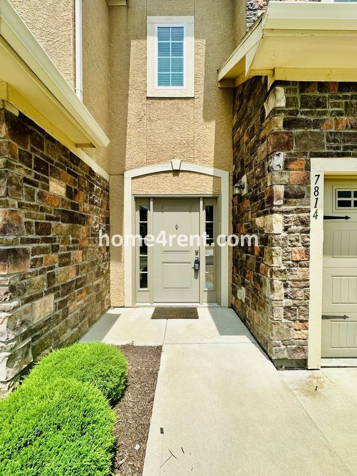 7814 W 158th Ct - Photo 3 of 42