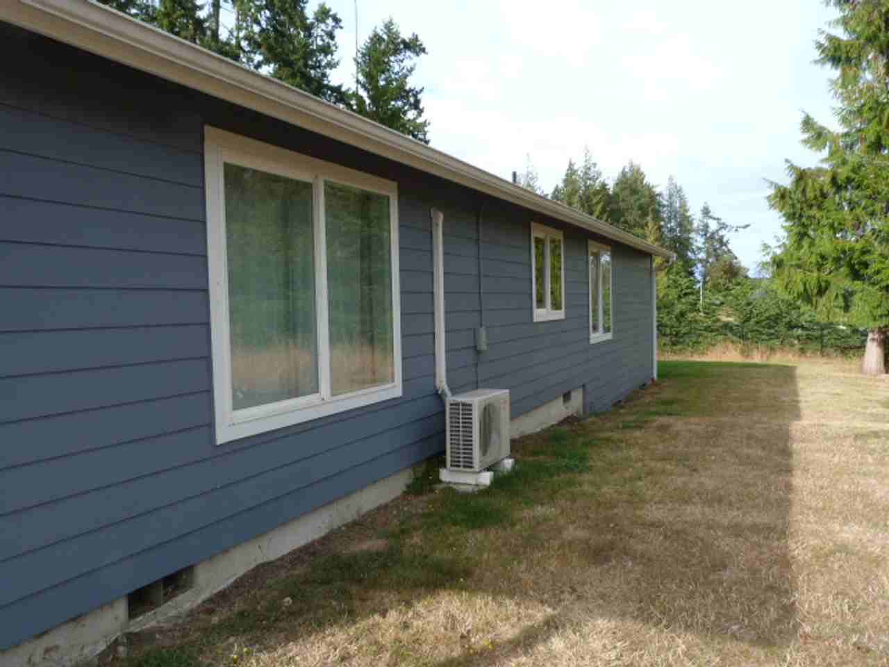 2415 W 10th St - Photo 5 of 21