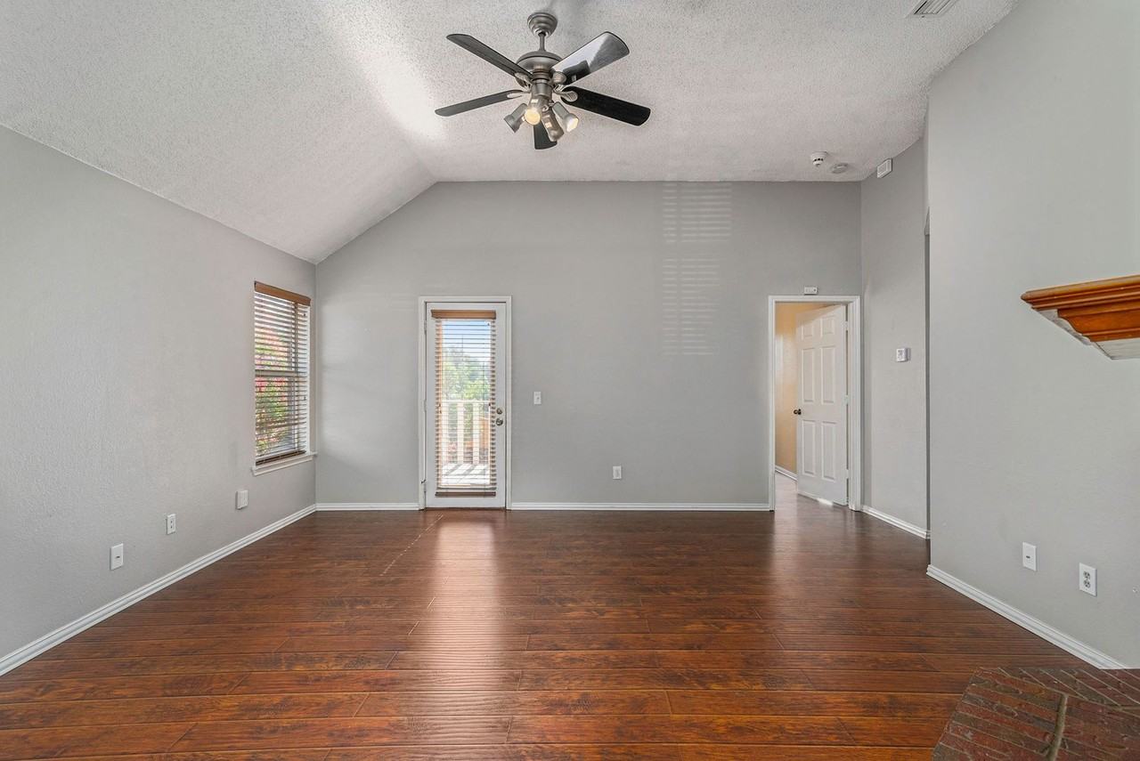 588 Lake Forest Dr - Photo 6 of 25