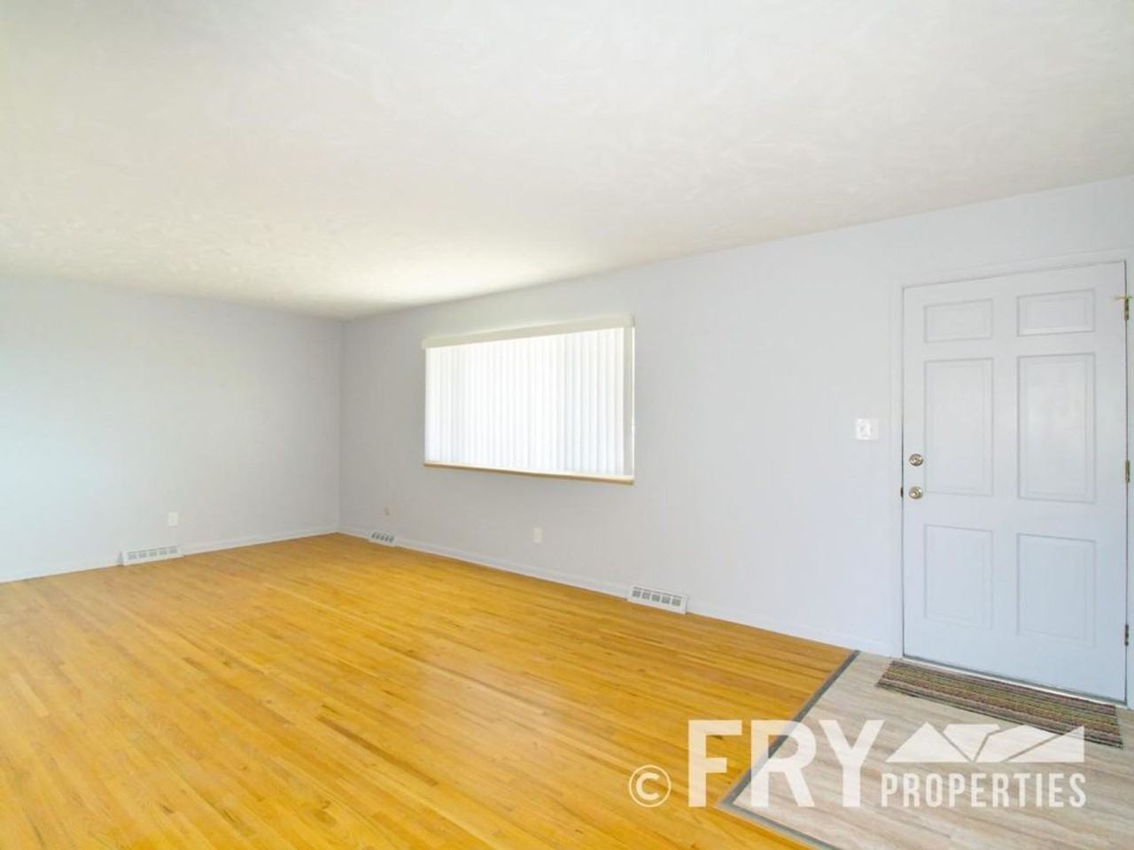 941 W 79th Pl - Photo 6 of 26