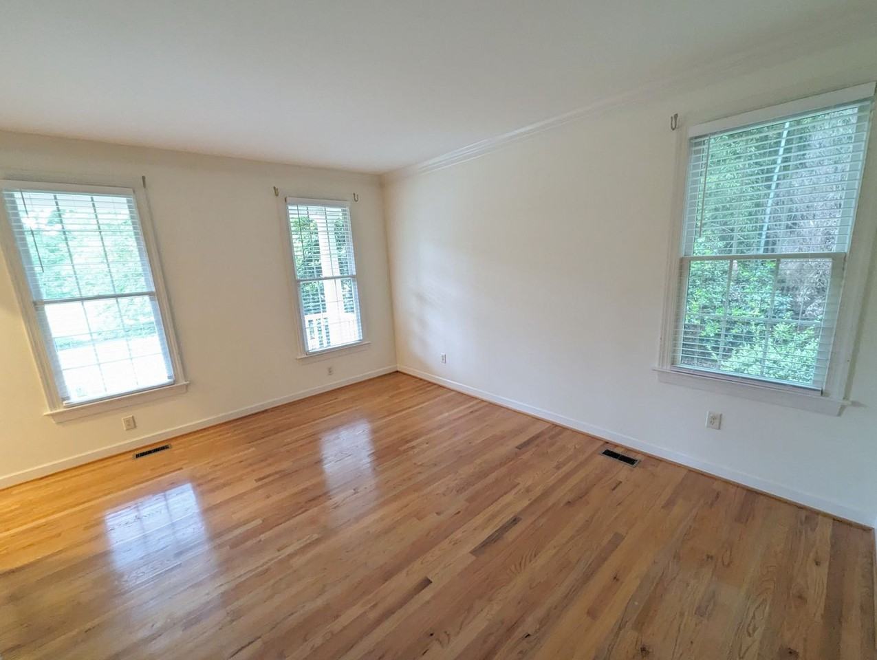 101 Quaker Ridge - Photo 7 of 20