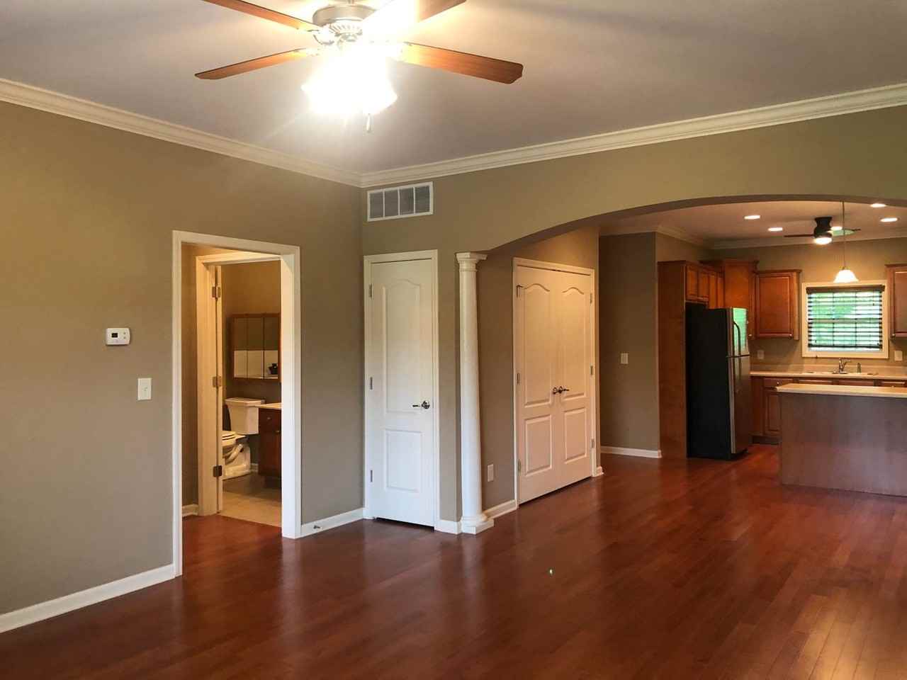 102 Judson Way - Photo 2 of 12