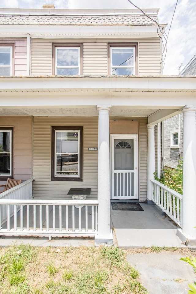 2004 Cedar St - Photo 2 of 19