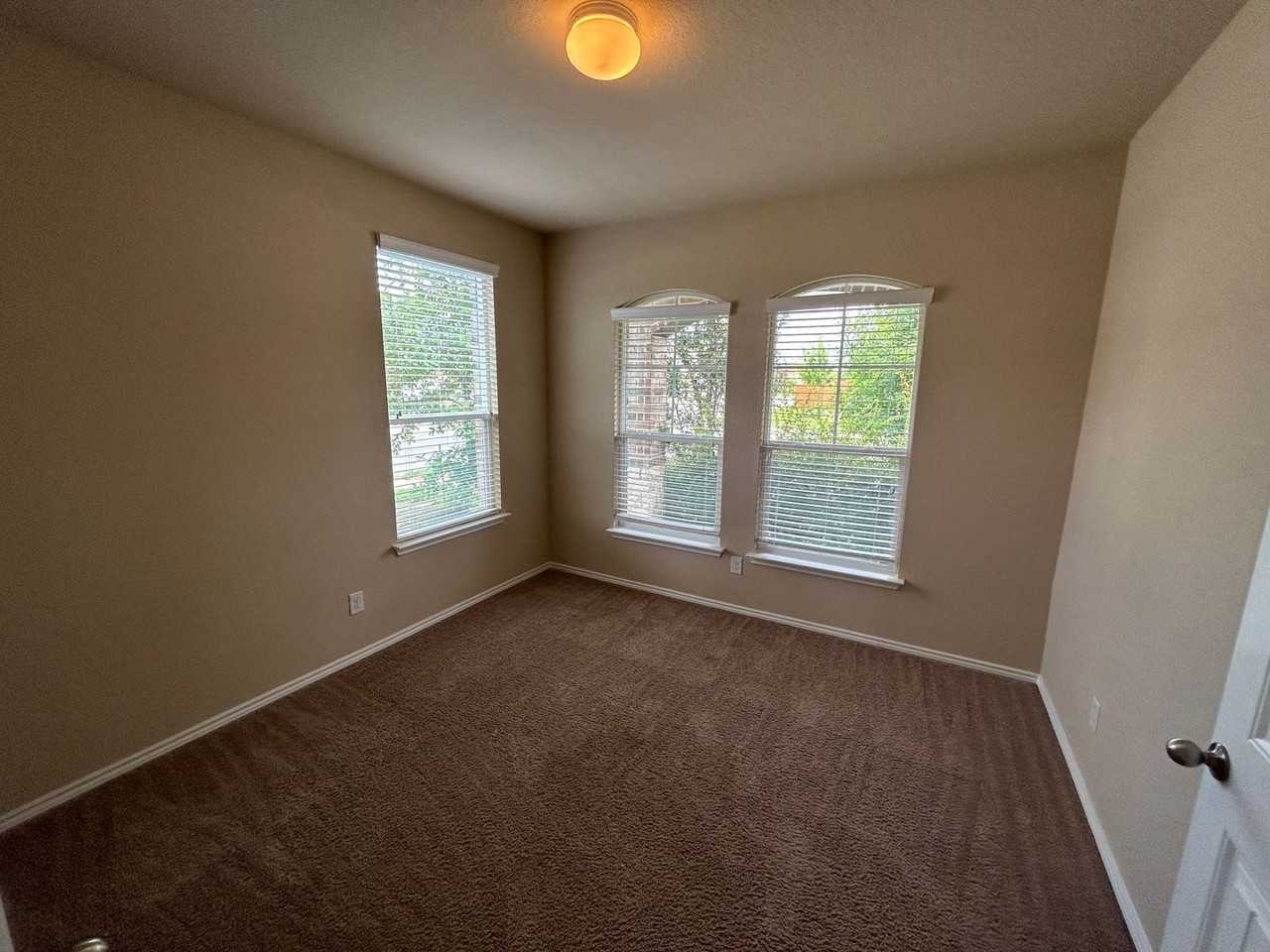 13334 Frio Parke - Photo 3 of 31