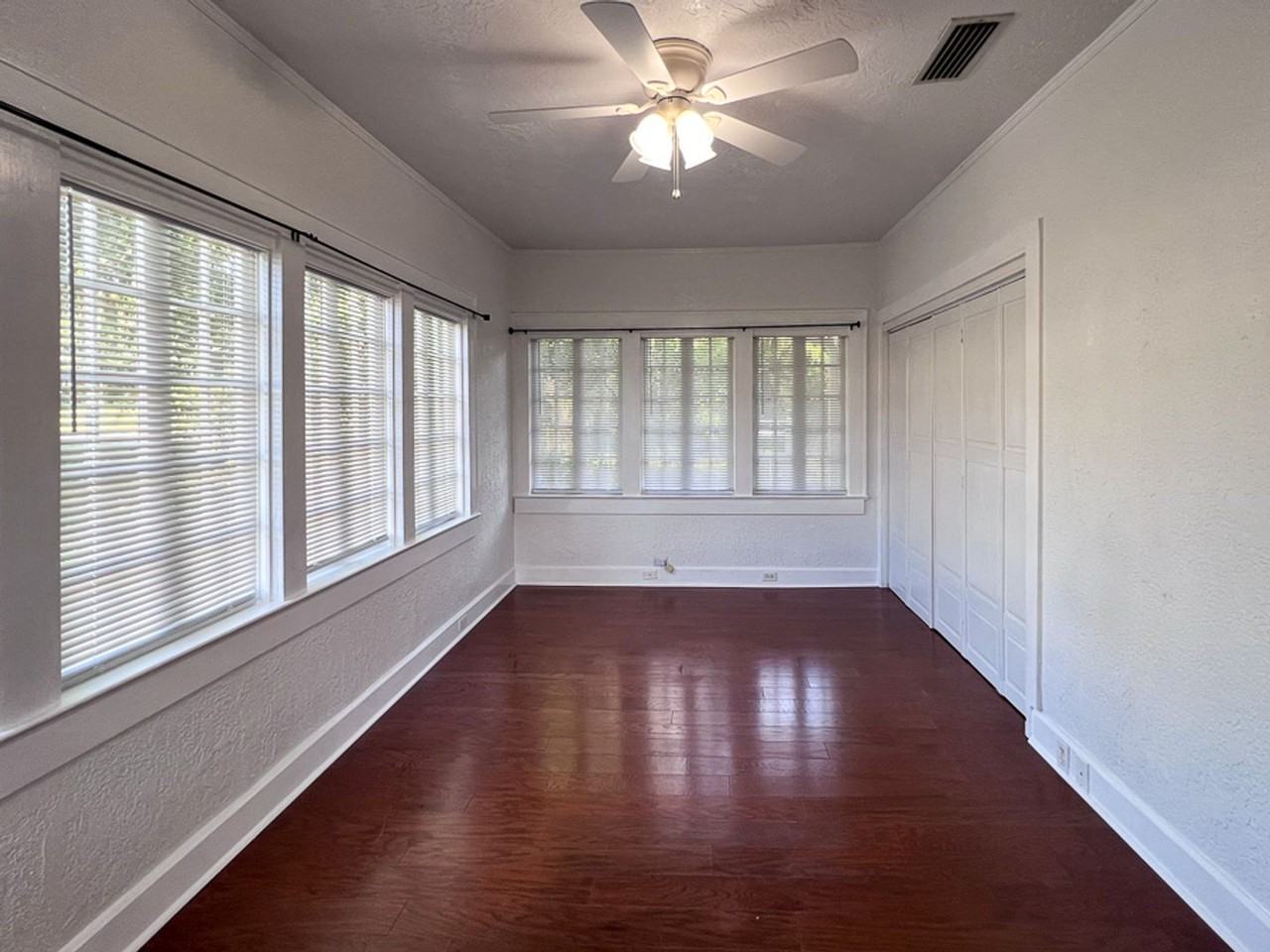 2277 - McIntosh - Photo 2 of 29