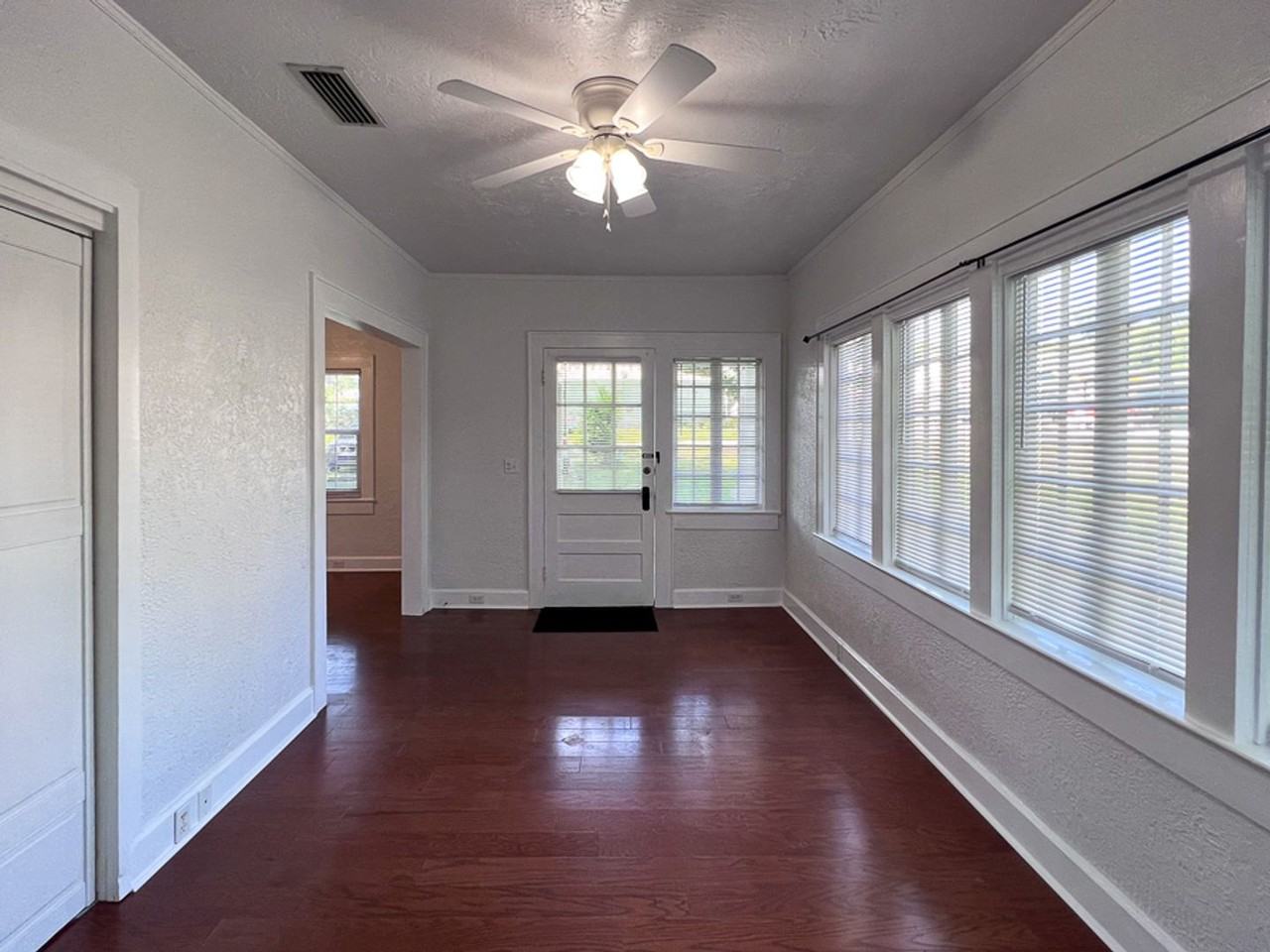 2277 - McIntosh - Photo 3 of 29