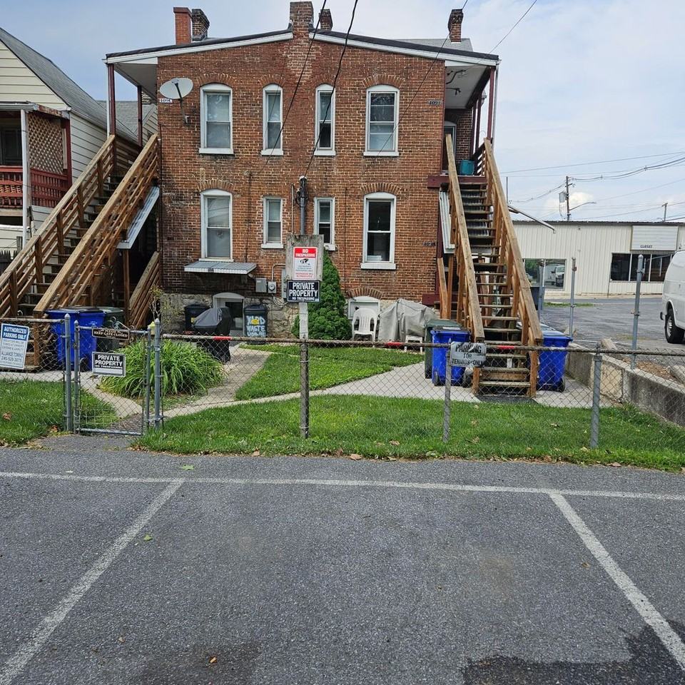 409 George St - Photo 2 of 9