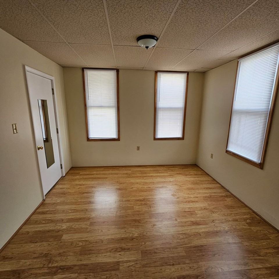 409 George St - Photo 3 of 9