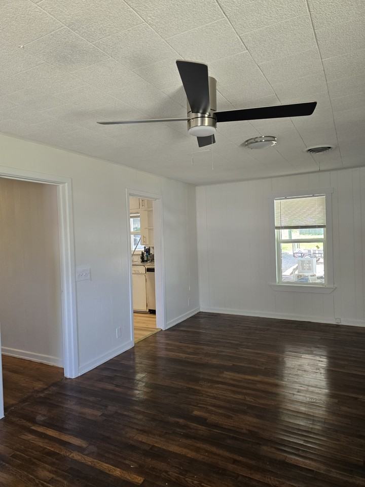 811 E Navarro Ave #1 - Photo 3 of 10